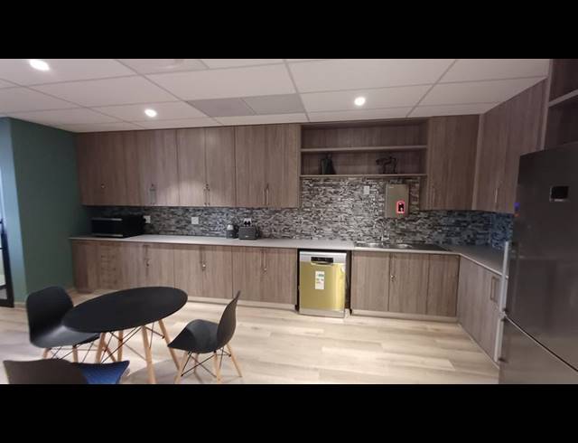 BUSINESS PROPERTY TO RENT IN DIE HOEWES